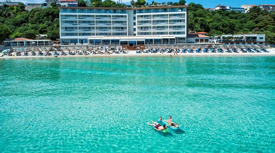 5β
beachfront luxury in Greece