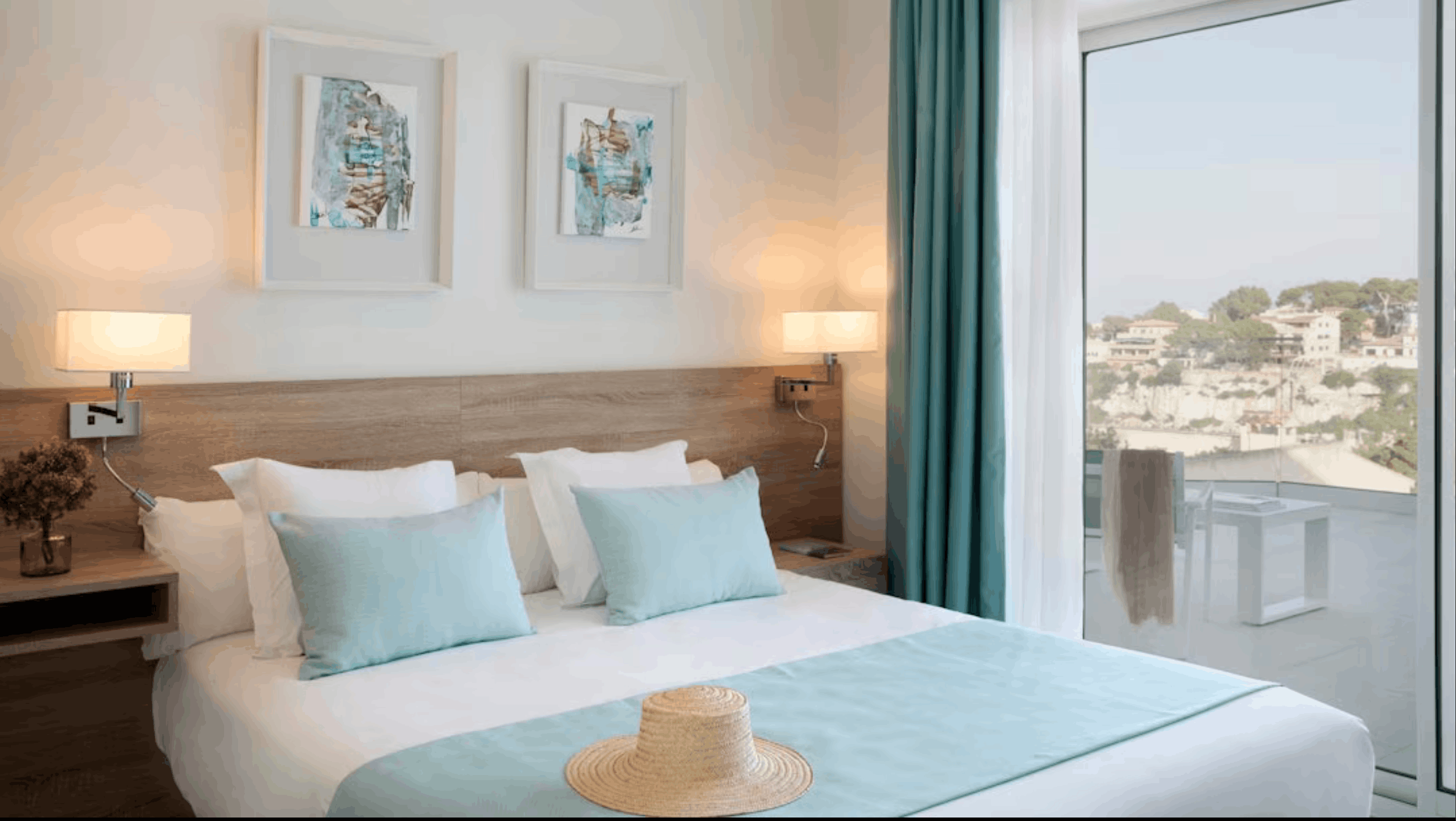 Majorca But with a Yacht View ๐