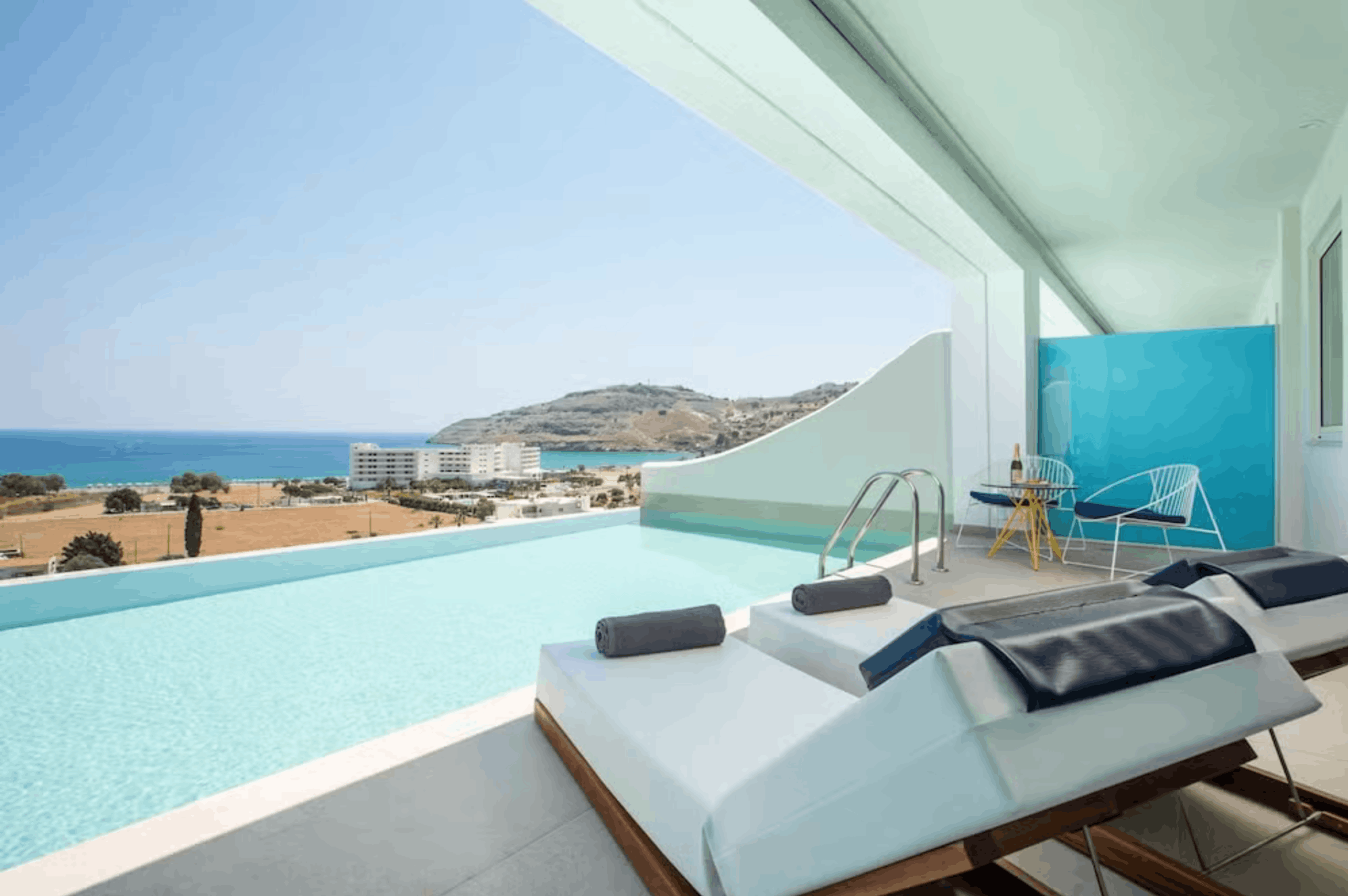 Swim up room. in Greece 20% Discounted ๐คฏ