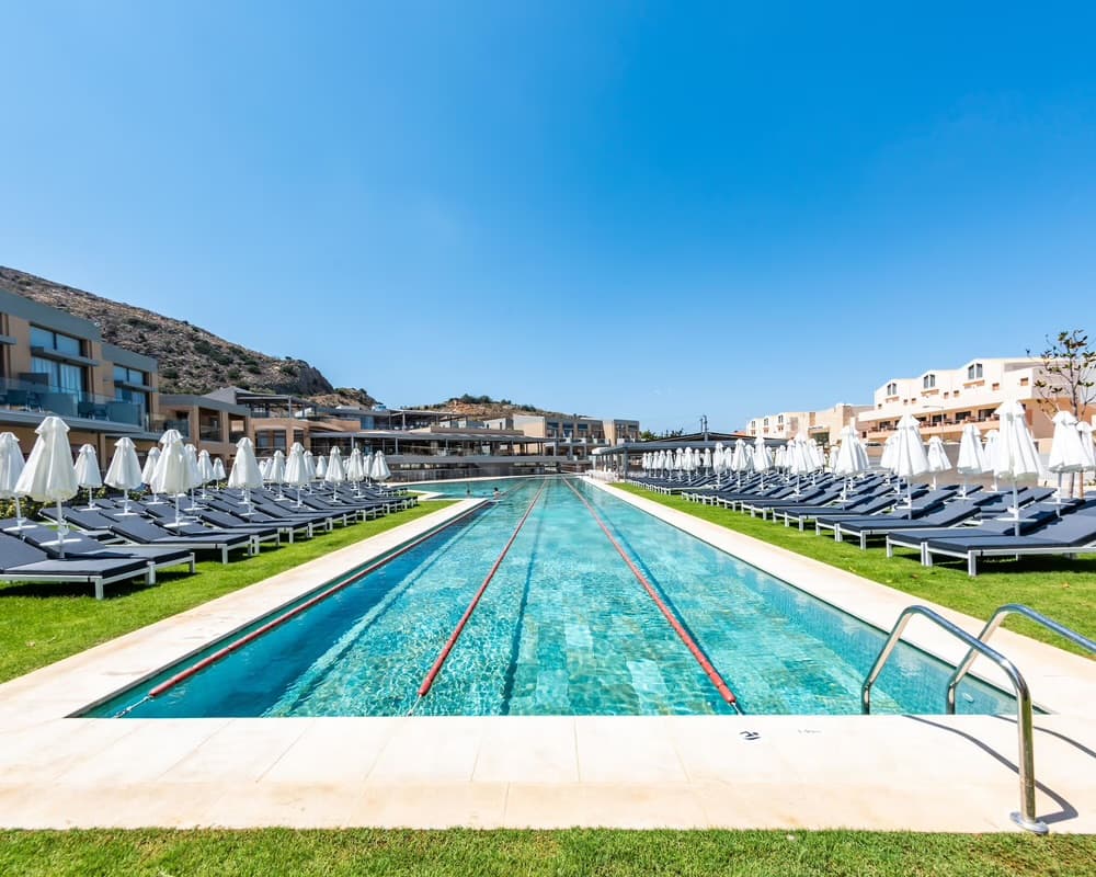 Crete Escape 🇬🇷 + swim up pool options