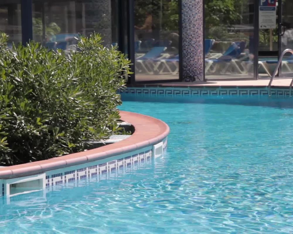 4 ⭐ May school holidays deal 🇪🇸