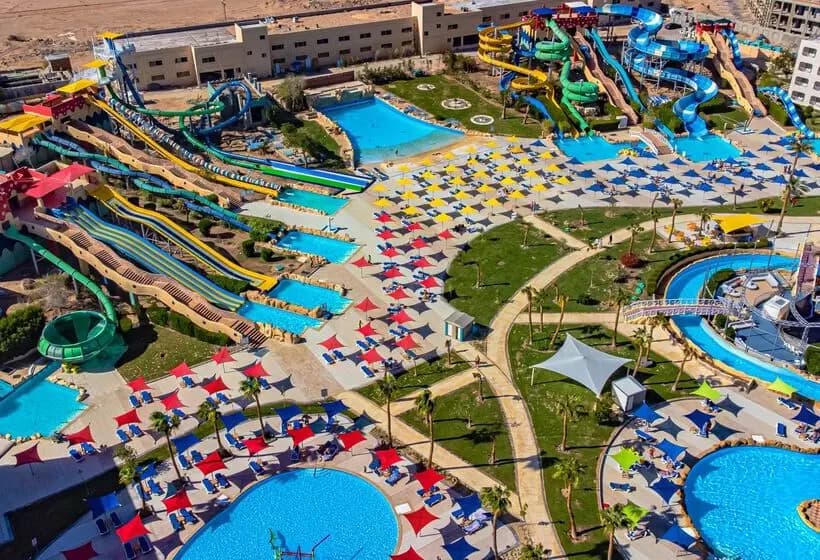 33 water slides ๐๐ฆ Epic Waterpark holiday! ๐ช๐ฌ
