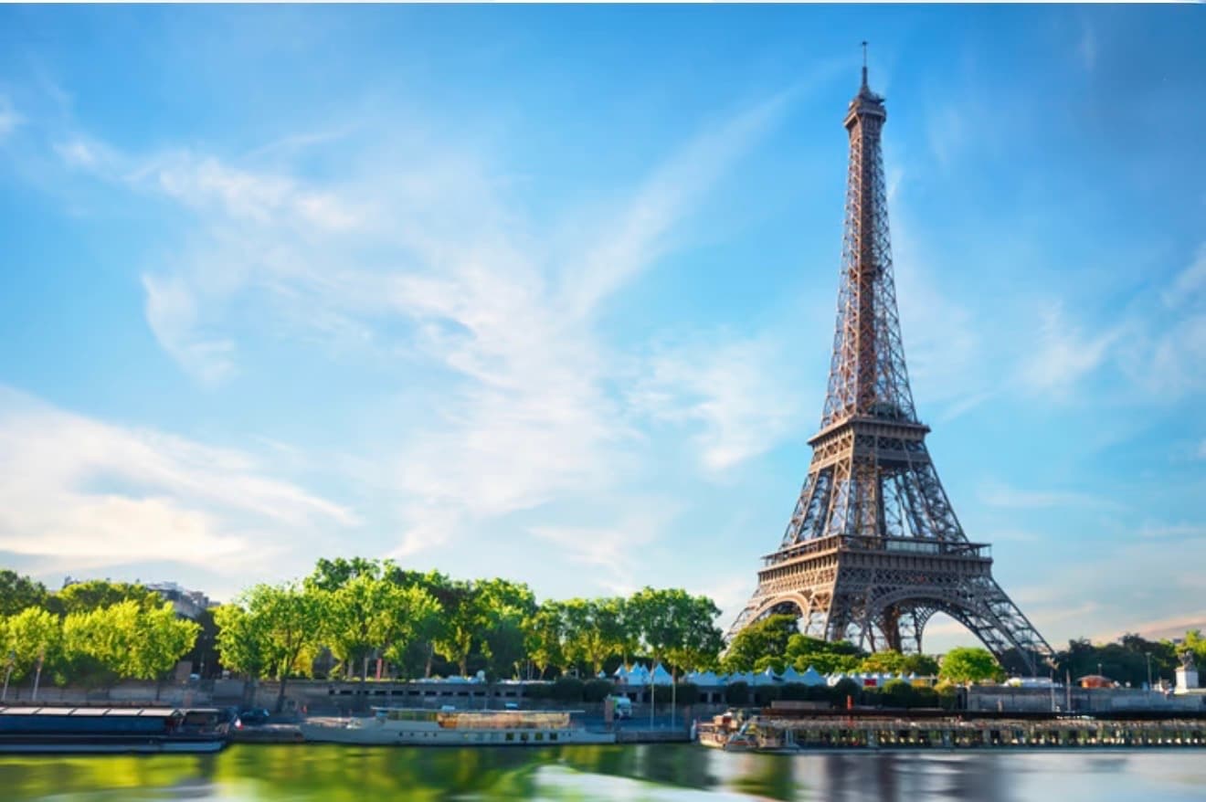 Paris from £139 pp with Eurostar & Hotel! 🇫🇷 🚊 🏨