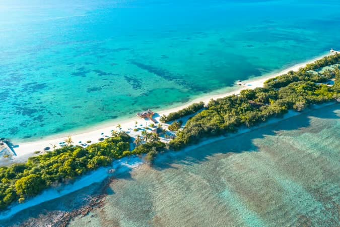 All inclusive Maldives ๐๏ธ villa haven with an optional Jacuzzi ๐ซง