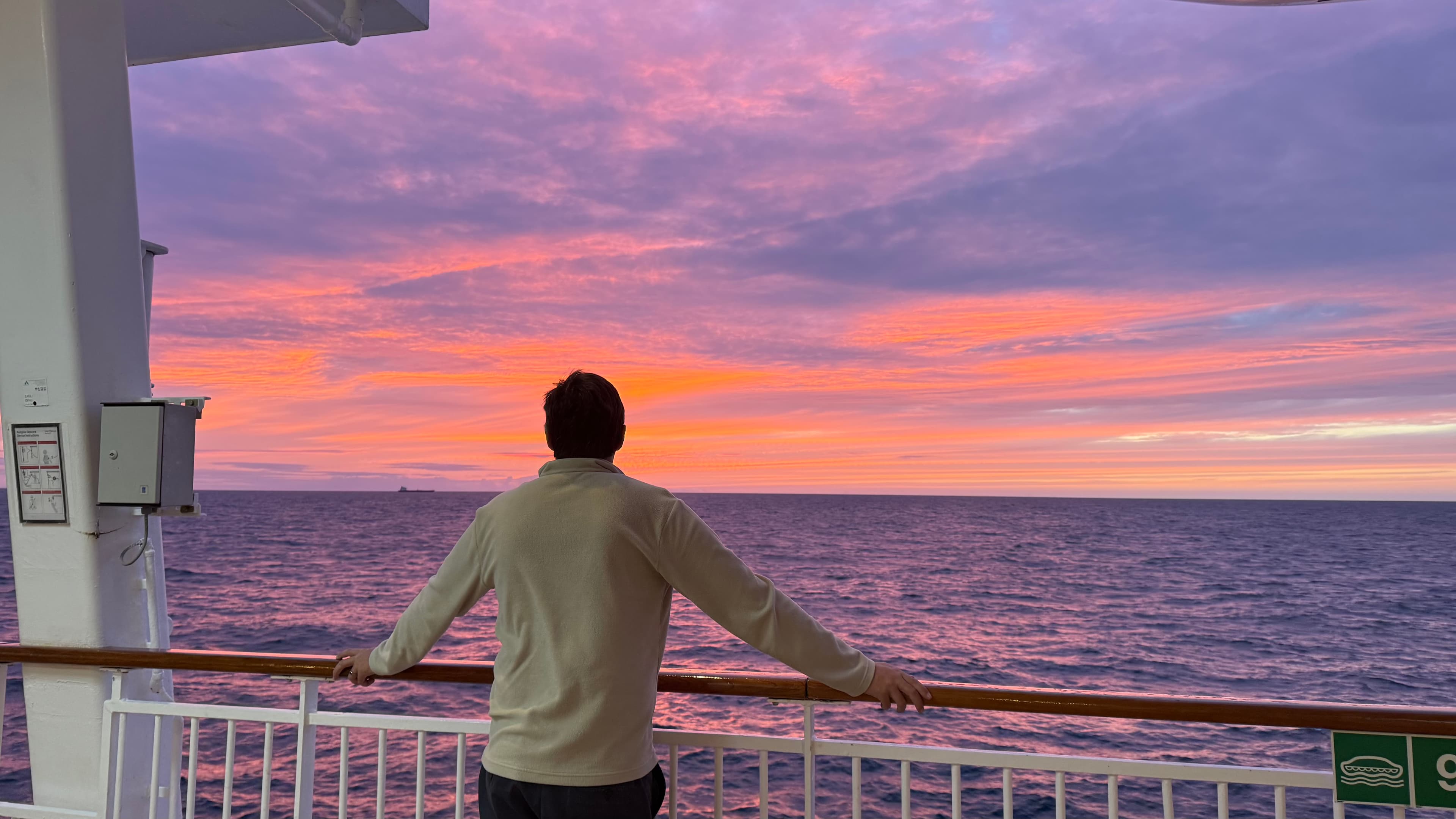 Stay connected abroad! ๐ฑ