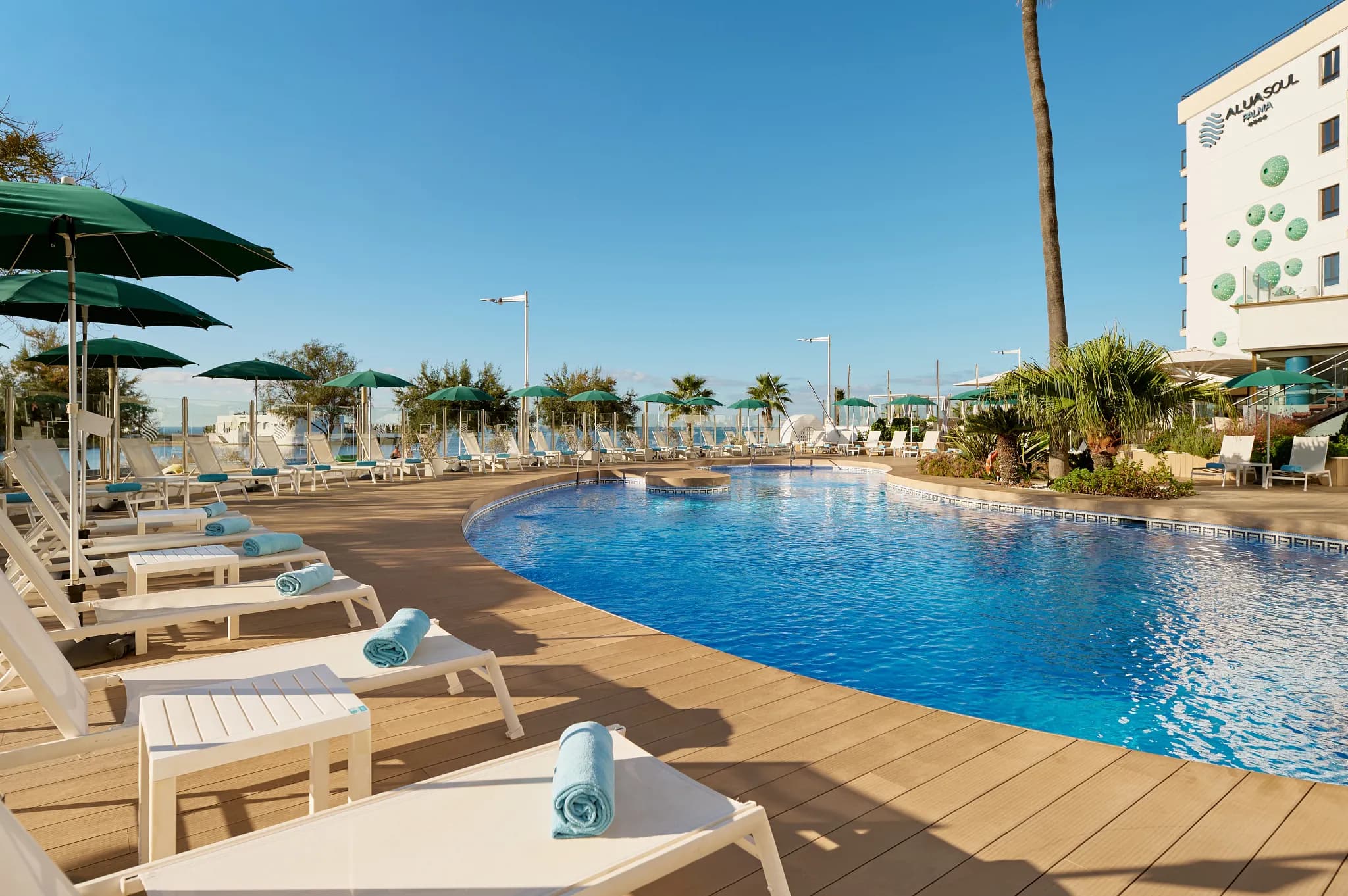 4* Majorca ๐๏ธ 7 nights stay ๐จ & Reutrn flights โ๏ธ